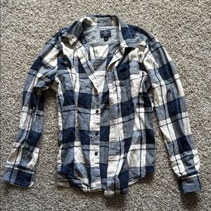 American Eagle Outfitters Blue and White Casual Button Down Shirt
